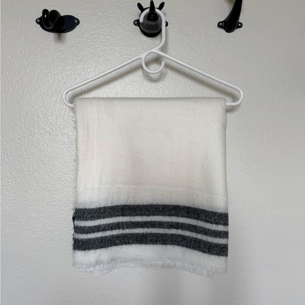 ZARA White Scarf with Gray Stripes